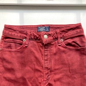 ABERCROMBIE AND FITCH MID-RISE JEANS